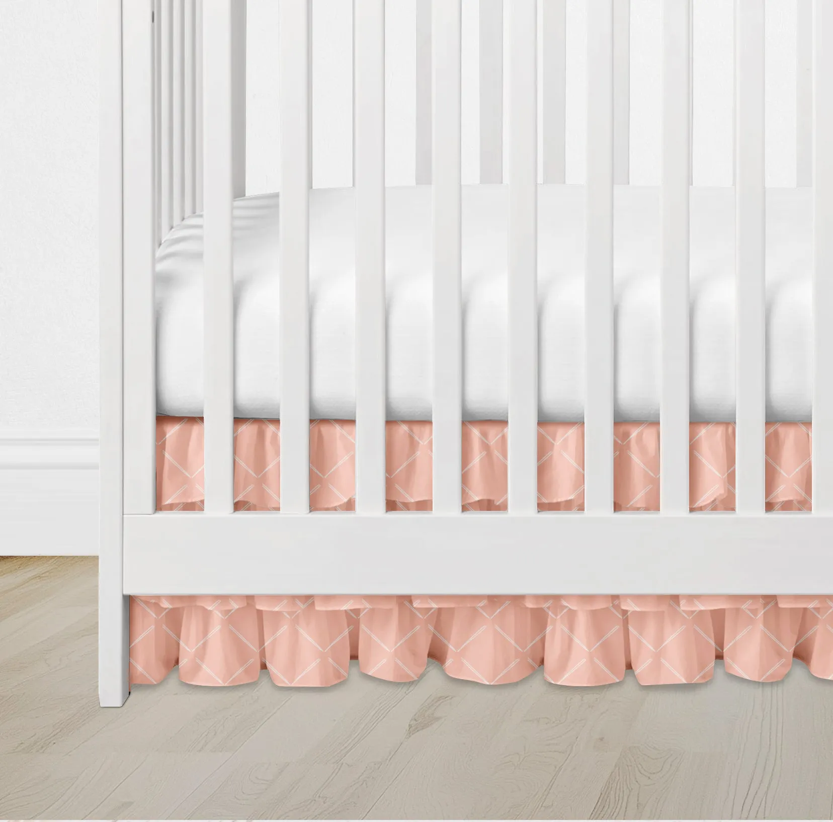 CRIB SKIRT - FAULTY ARROW IN DUSTY PEACH